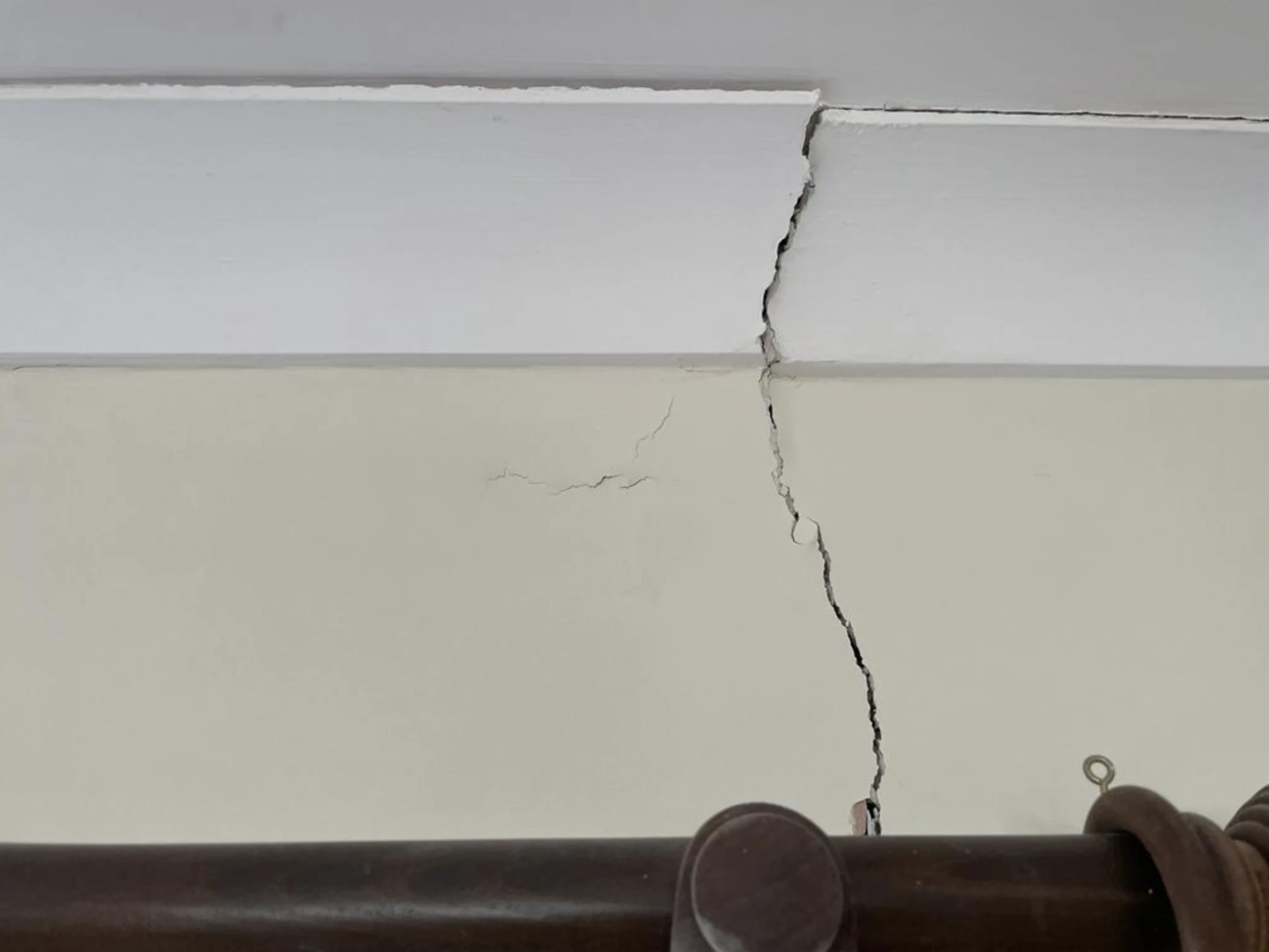 No-Lintel-Eternally-Insufficent-Lintel-Internally-New-Lintel-Installation-8 copy https://twitter.com/LeicesterRepoin