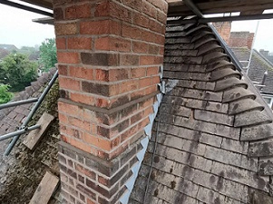 Proffesional-set-up-for-chimney-restoration-cropped